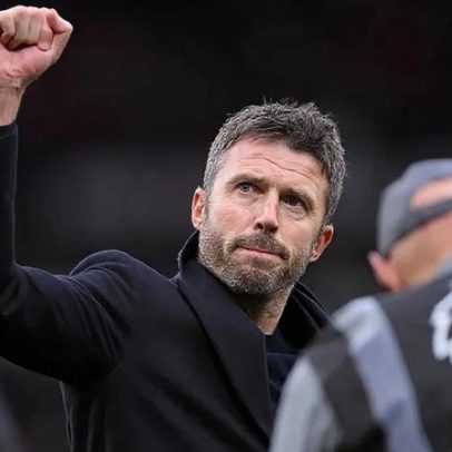 Carrick vê Man. United com pés assentes na terra e foco nos resultados