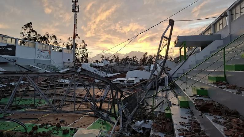 Pavilhão da Embra destruído