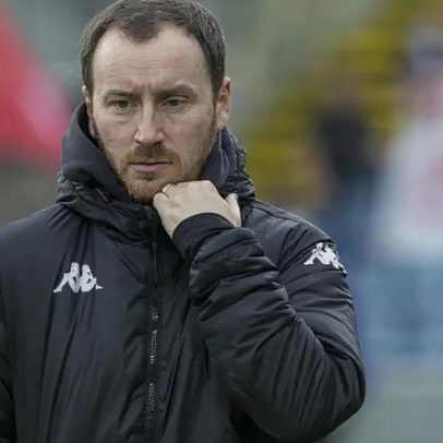 Ian Cathro diz que a equipa precisa de ser homenzinhos