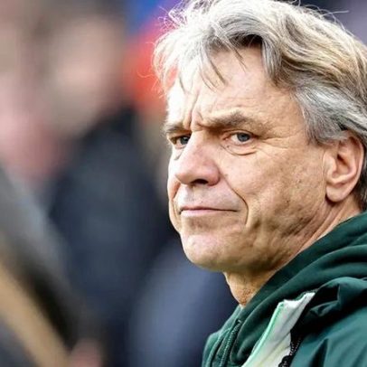 Werder Bremen despede Horst Steffen após decisão difícil