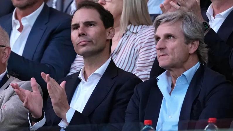 Nadal a assistir à final do Open da Austrália entre Alcaraz e Djokovic