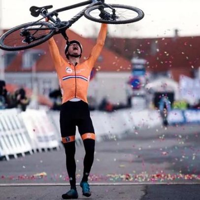 Mathieu van der Poel conquista o título mundial de ciclocrosse pela oitava vez