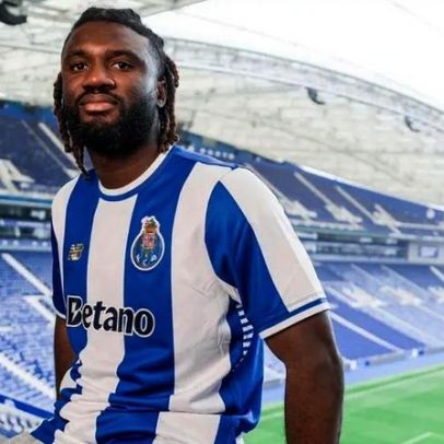 Thiago Silva e Pietuszewski voltam aos convocados do FC Porto com Moffi