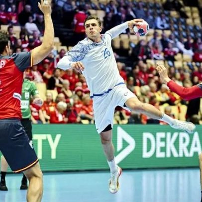 Kiko Costa entre os melhores marcadores do Europeu de andebol