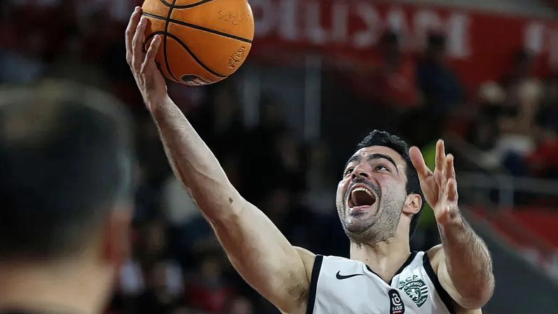 Diogo Ventura apontou ao cesto na Luz