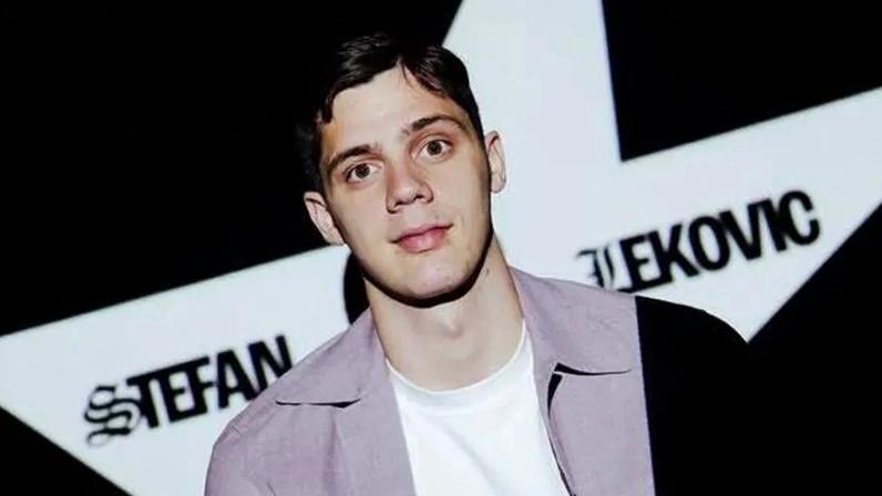 Lekovic apresentado na Reboleira