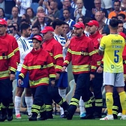 FC Porto oferece 10 camisolas aos bombeiros de Rio Maior