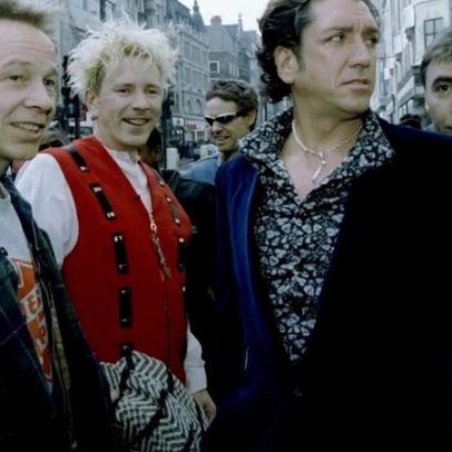 Músicos dos Sex Pistols, Clash e Libertines em álbum do QPR contra racismo
