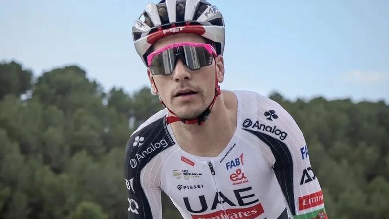 João Almeida compete na Volta à Comunitat Valenciana.