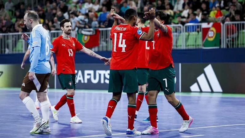 Jogadores portugueses em festa frente à Bélgica