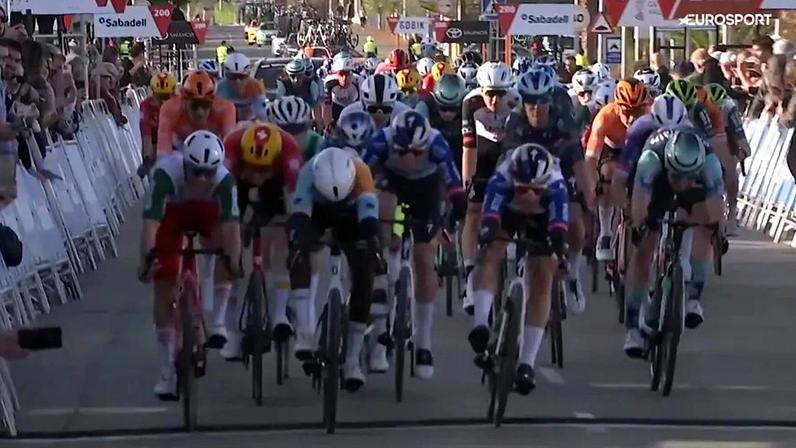 Girmay vence etapa na Volta à Comunitat Valenciana