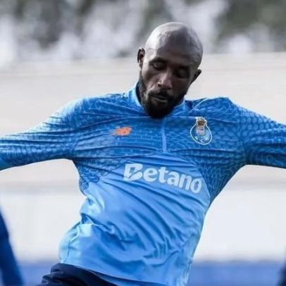 Fofana revela dicas de Telles e Otávio e reconhece Thiago Silva como exemplo