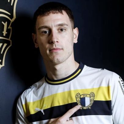 Vojin Serafimovic inicia treino pelo Famalicão
