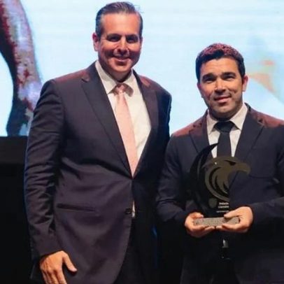 Deco recebe Prémio Carreira do Santa Clara