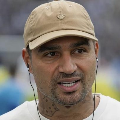 Boateng escolhe Ronaldo sobre Messi e revela rotina de abdominais do português
