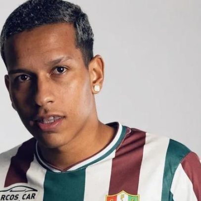 Lateral-direito Vinícius Lago inscrito pelo Estrela da Amadora