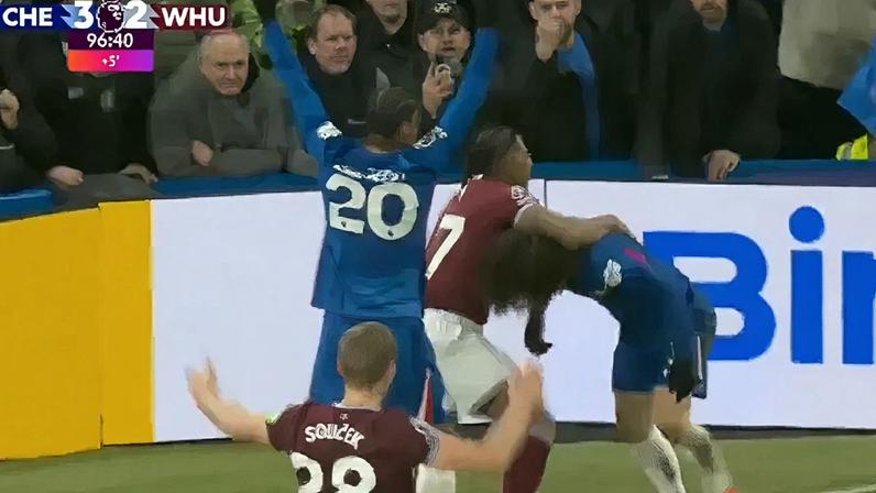 Lance polémico entre Cucurella e Traoré