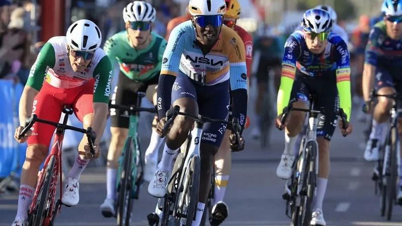 Biniam Girmay lidera Volta à Comunitat Valenciana