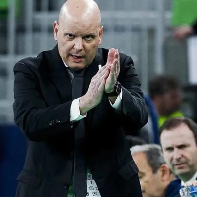 Jorge Braz chega ao topo da montanha; resta colocar a bandeira de Portugal