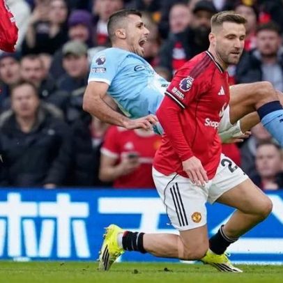 Luke Shaw apoia a gestão de Michael Carrick no Manchester United