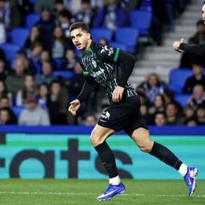 André Silva admite ter tocado na bola duas vezes no penálti