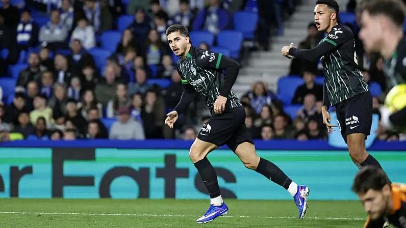 André Silva regressou aos golos com a camisola do Elche