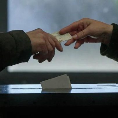 Afluência às urnas atingiu 45,5% até às 16h