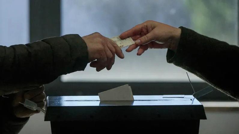 Urnas abertas para votação em dia de eleições