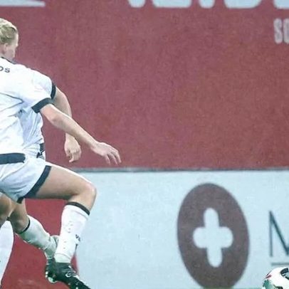 Benfica goleia V. Guimarães e mantém vantagem de 7 pontos sobre o Sporting