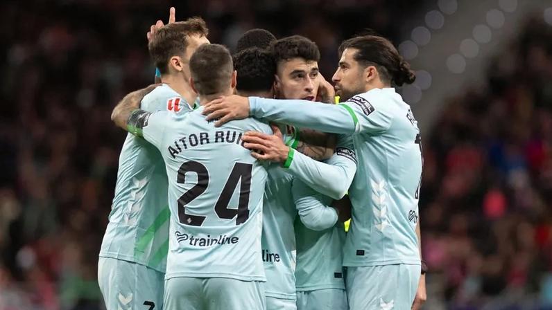 Jogadores do Betis festejam golo de Antony frente ao At. Madrid