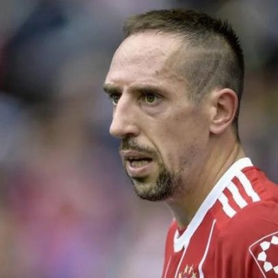 Vítima de Epstein afirma que Ribéry solicitou meninas de 14 anos numa festa privada
