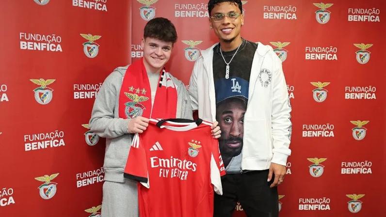 Adriano com Richard Ríos