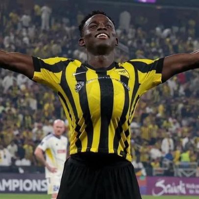 Al Ittihad de Conceição vence Al Gharafa com três golos portugueses