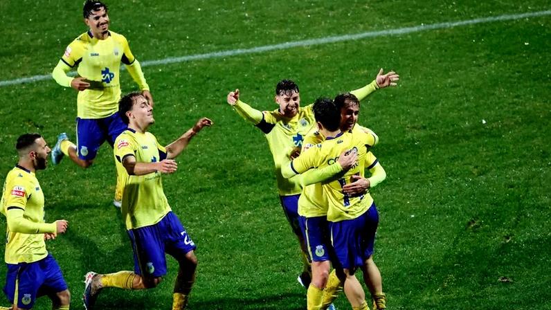 Jogadores do Arouca festejam