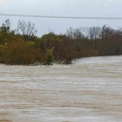 Dique do Rio Mondego rompe em Casais, junto à A1, devido ao mau tempo