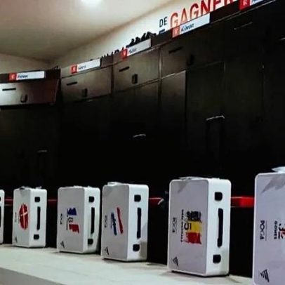 Endrick oferece PS5 personalizada a todos os colegas do Lyon