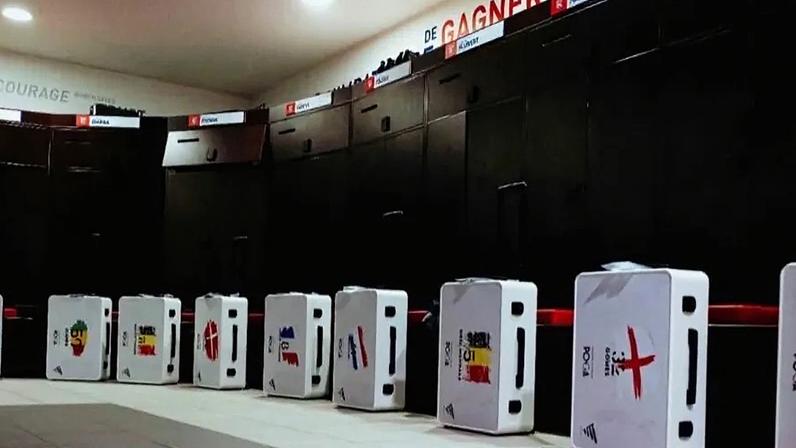 Endrick oferece PS5 personalizadas aos colegas do Lyon