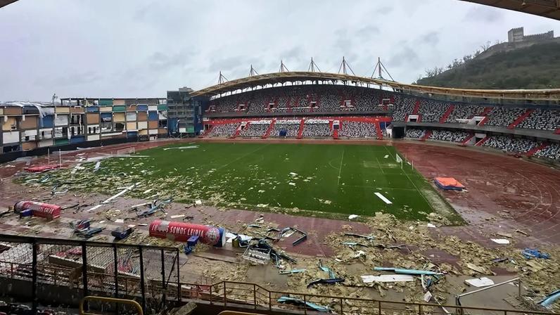 Mau tempo causa impacto na atividade e danos no estádio da União de Leiria