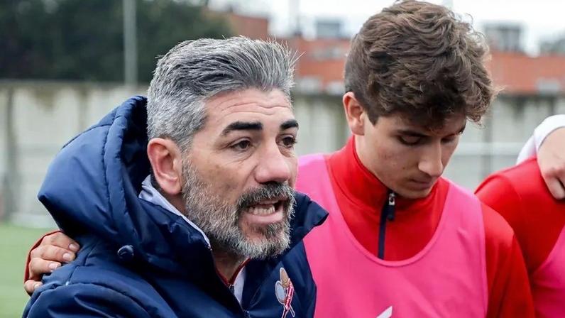 Pedras orientou anteriormente o Leixões B