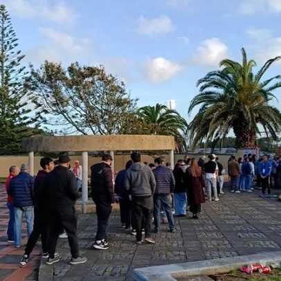 Adeptos do Benfica impedidos de entrar no Estádio São Miguel com adereços