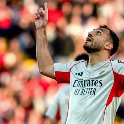 Pavlidis agradece assistência de Tomás Araújo num cruzamento incrível