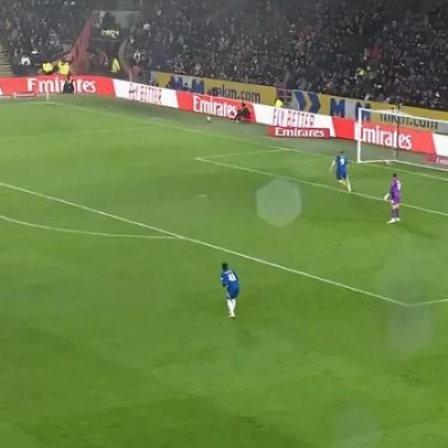 Liam Delap falha golo decisivo e protagoniza falhanço da temporada