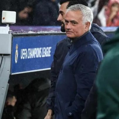 Quique Flores elogia transformação de Mourinho, energia que gera tensão
