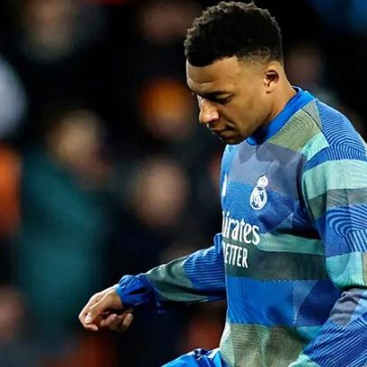 Mbappé suplente frente à Real Sociedad, a pensar no Benfica