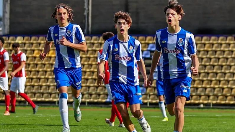 FC Porto festeja vitória sobre o Sp. Braga em Iniciados