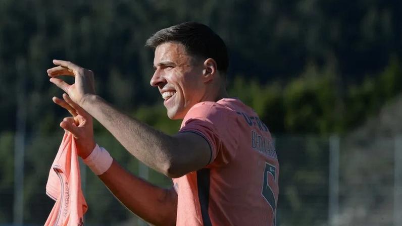 Jan Bednarek dedica golo a Samu