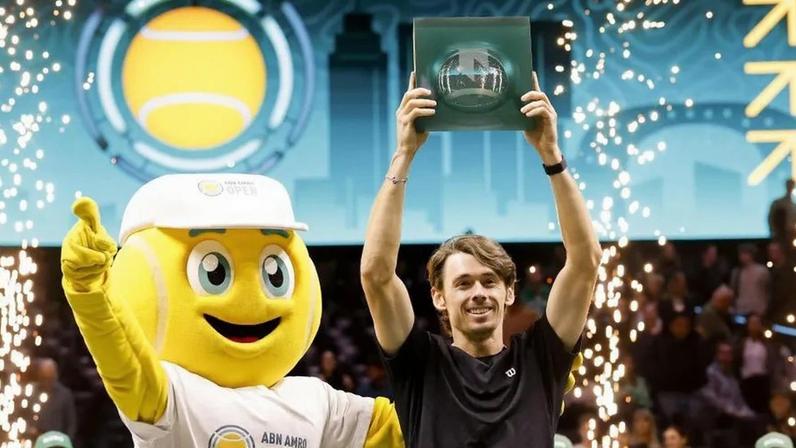 Alex de Minaur vence torneio de Roterdão contra Felix Auger-Aliassime