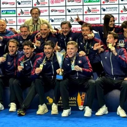 França e Bulgária vencem títulos europeus de equipas de badminton