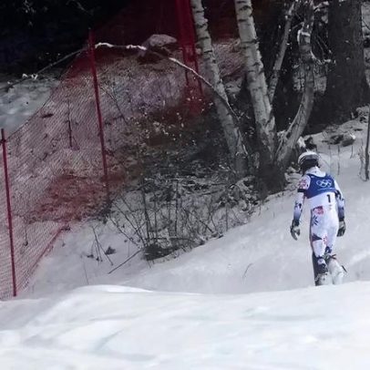 Atle Lie McGrath perde ouro no slalom olímpico e enfrenta colapso emocional