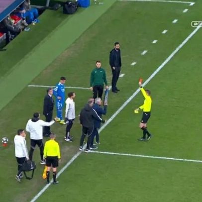 Mourinho queria cartão vermelho para Vinícius na expulsão